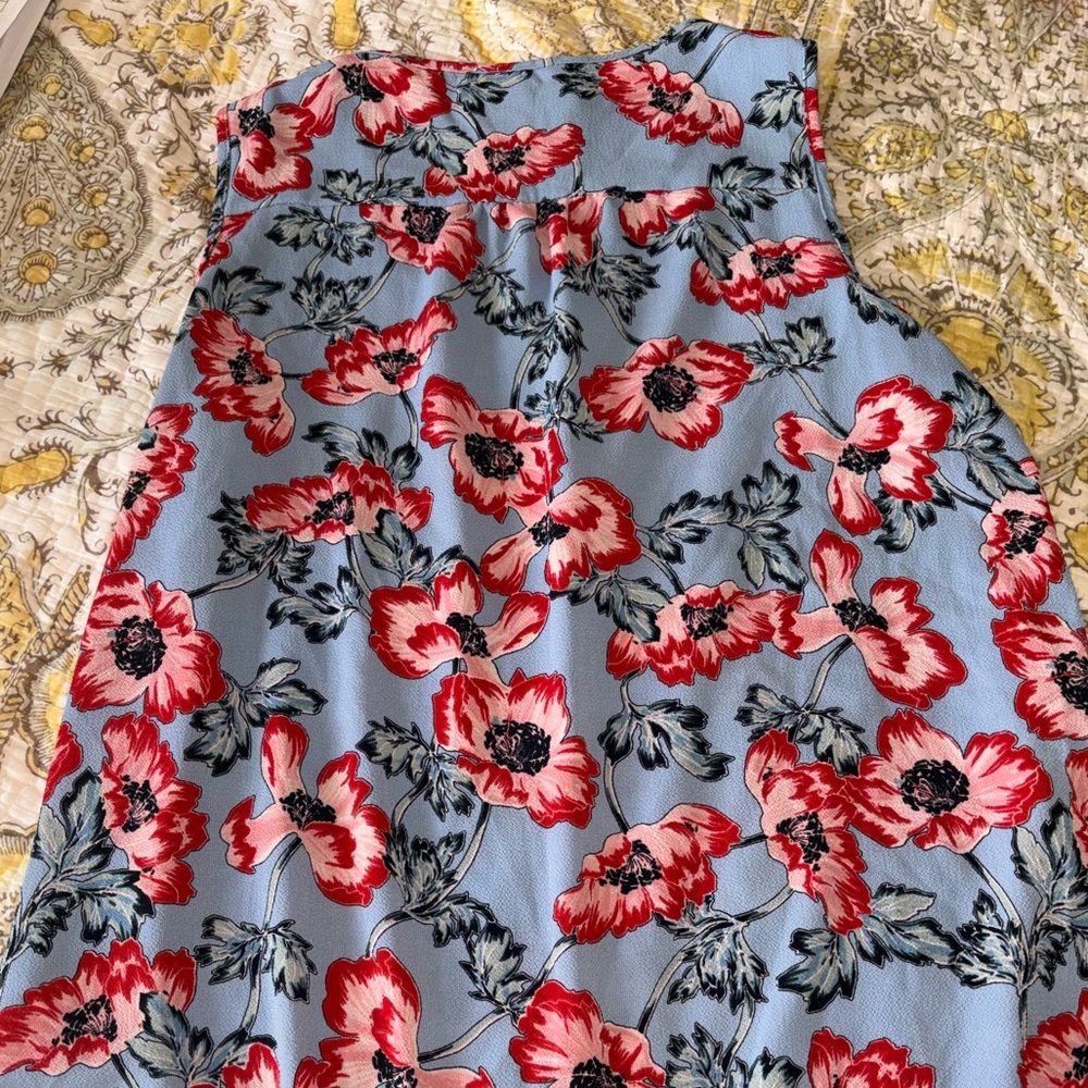 Sleeveless Floral Top - Picture 3 of 4
